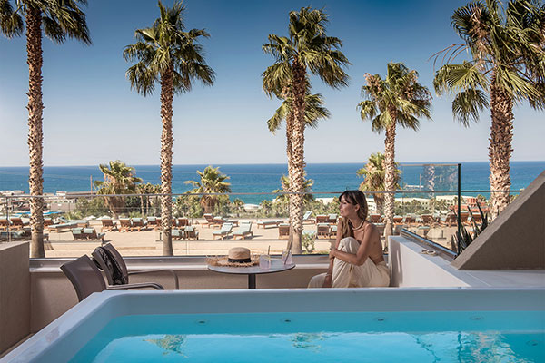 Suite with Outdoor Hot Tub and Sea View