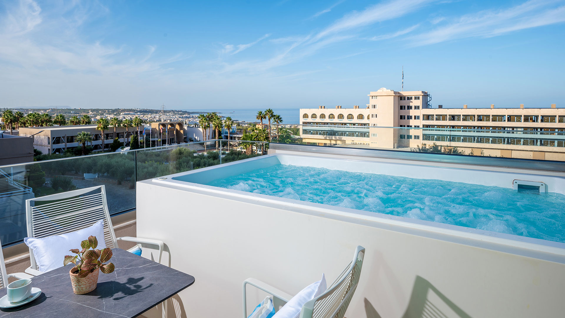 Suite with Outdoor Hot Tub and Sea View