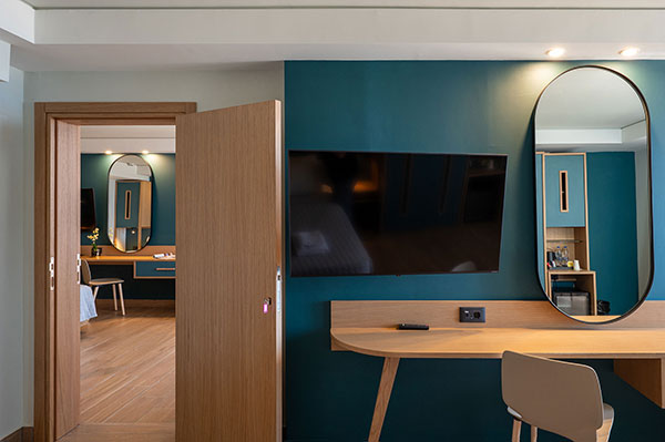 Superior-Verbindungszimmer mit Landblick